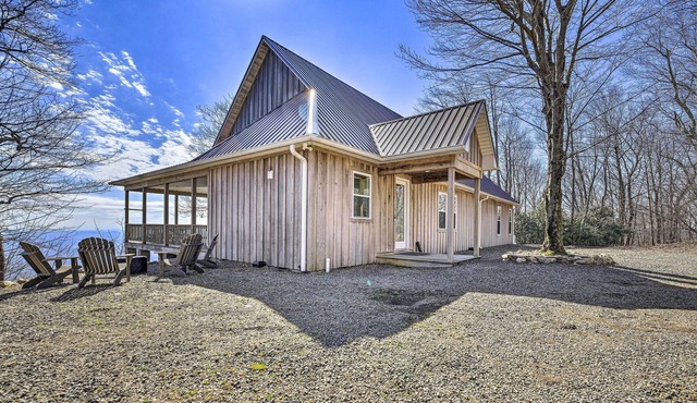 Charming Hillsville Home on Blue Ridge Parkway!
