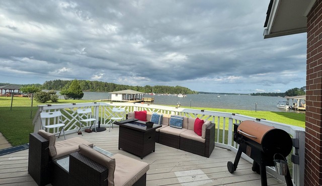 Charming Lake Sinclair Retreat