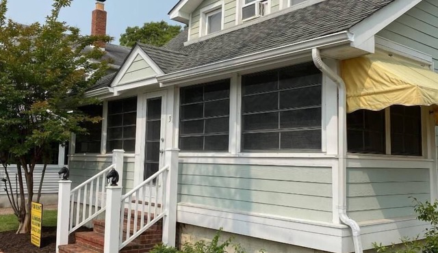 Charming Ocean Block Cottage - Steps from the Beach, Sleeps 14, Pet-Friendly!