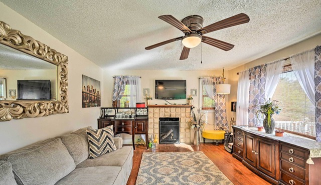 Charming Winston-salem Home ~ 5 Mi to Dtwn!