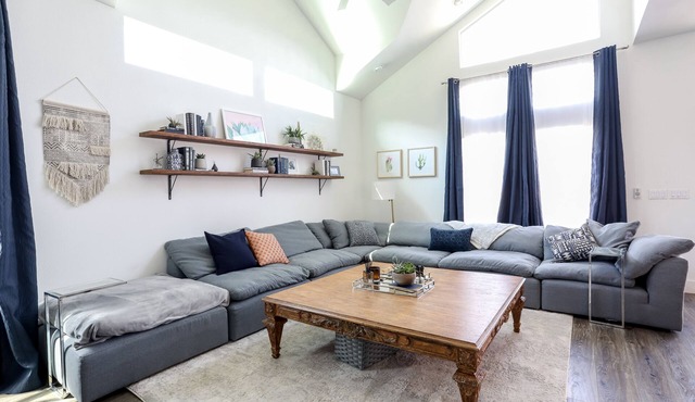 Chic Austin 3BR: Smart Home, Outdoor Living, Prime Location near Downtown ATX