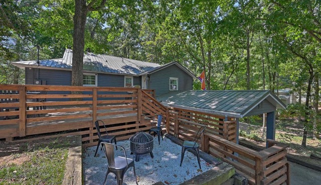 Chic House w/Private Dock on Lake Hartwell!