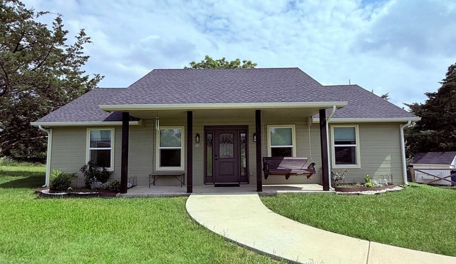 Cielo’s Retreat, A Charming 3-bedroom farmhouse in McKinneyprincenton