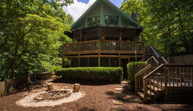 Clemson Hartwell Lake House, 5 kings, Football weekends open now, book early!