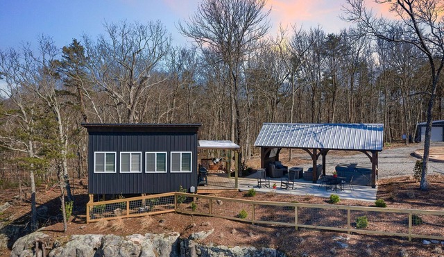 Cliffside Tiny Home w/Panoramic Views & Hot Tub!
