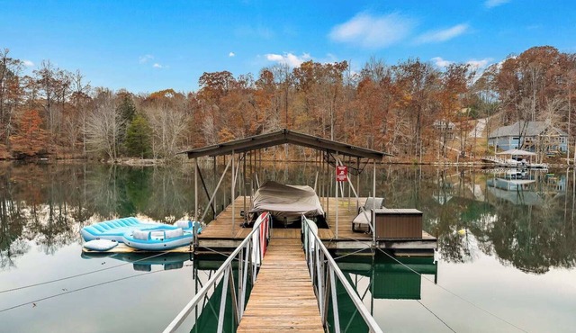 Close to Clemson with a beautiful view of Keowee!