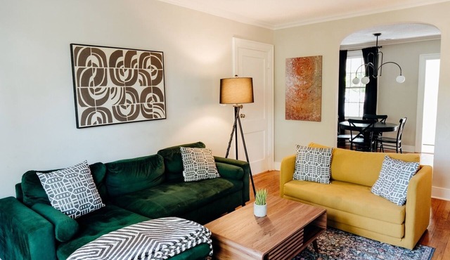 Cloverdale Charm | Fast WiFi & Pet Friendly