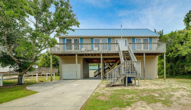 Coastal Emerald Isle Retreat w/Deck & Grill!