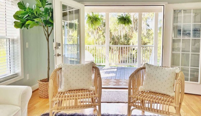Coastal Home w Spa Midway to Historic Savannah & Tybee Beach