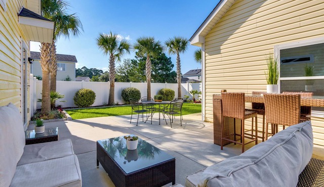 Coastal Home w/Yard < 1 Mi to Old Town Bluffton!