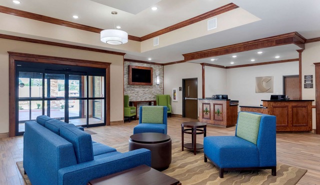 Comfort Suites West Monroe near Ike Hamilton Expo Center