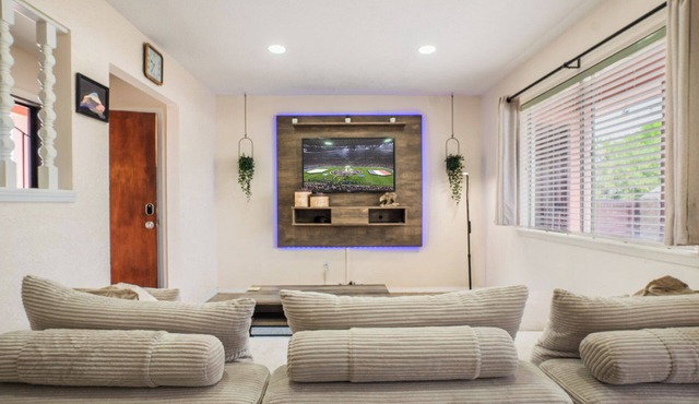 Comfortable Eastside El Paso Home for Families, Nurses & Work Stays