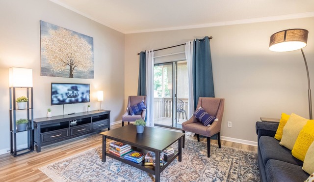 Condo Suite(15) | 4 Bed 2 Bath | Sleeps 12