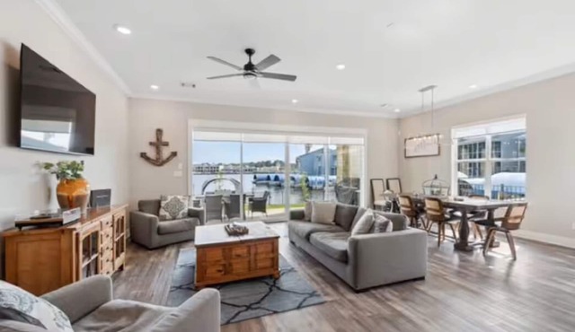 Conroe Waterfront, Family Friendly Lakehouse
