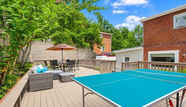 Contemporary Lux Pad Patio