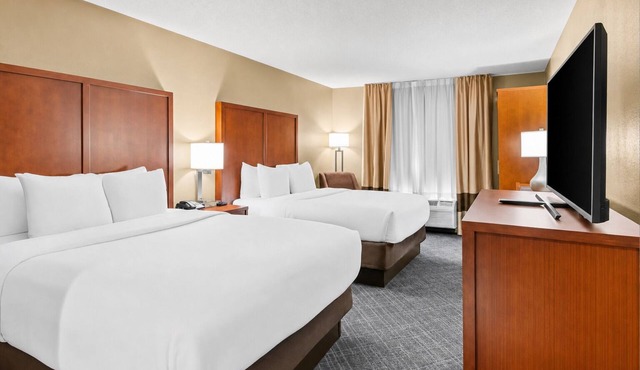 Convenient Stay Near LSU, Zoo & Downtown Baton Rouge with Free Breakfast
