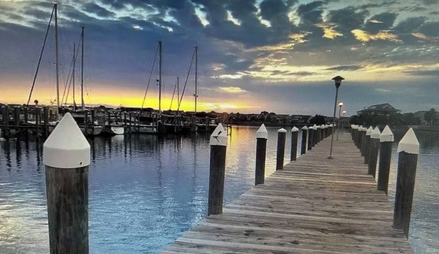 Cosy Waterfront.
