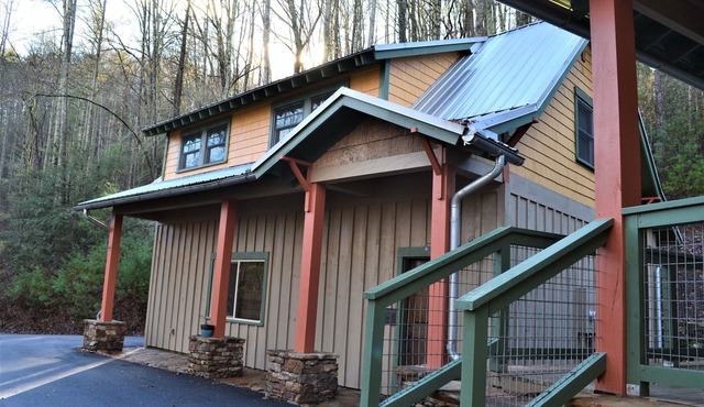 Cottage at DuPont State Forest - Across from REEB Ranch - Mountain Biking Mecca
