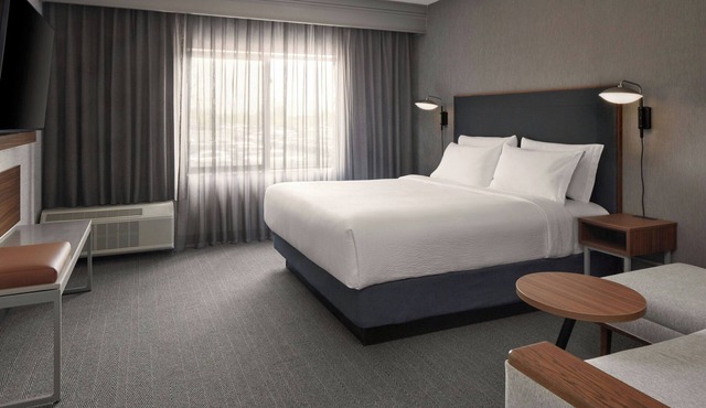 Courtyard by Marriott Hamilton in Hamilton