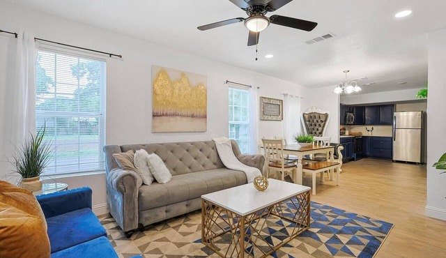 Cowboy Blue Star 4BR | 2 Mi To Fair Park & DT