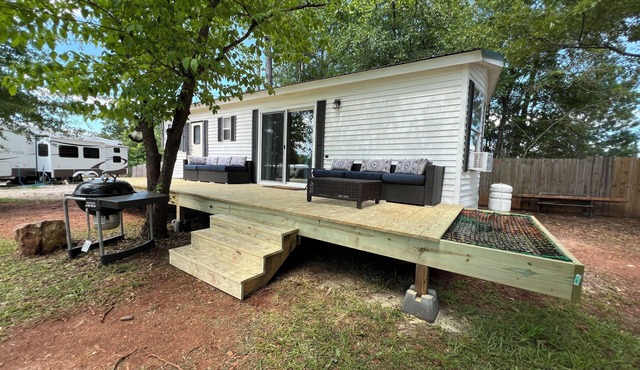 Cozy 1-bedroom Tiny House in the Trees!