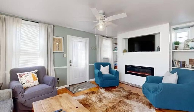 Cozy 1st Level Beach House - Walk Everywhere