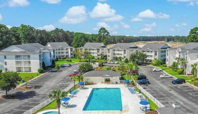 Cozy 2BR condo at River Oaks