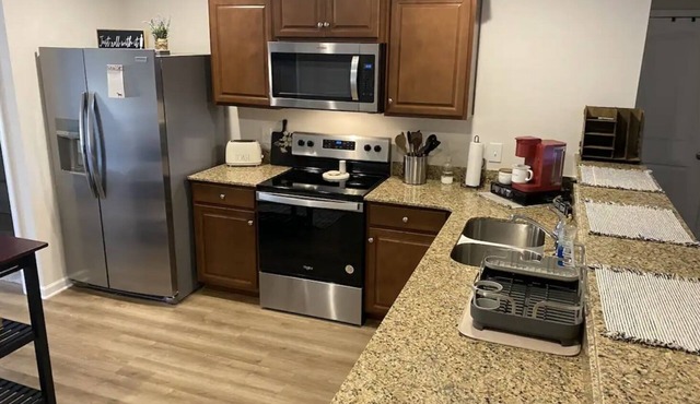 Cozy 3-bedroom townhome 30 minutes from Masters!