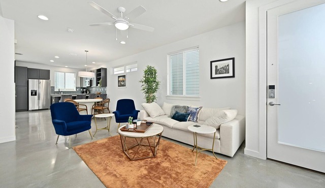 Cozy 3bd/2.5 bth off South Congress