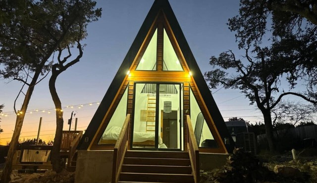 Cozy A-Frame | Hot Tub, Fire-pit, Pets