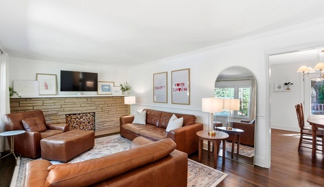 Cozy Abode in East CLT! Central Location!