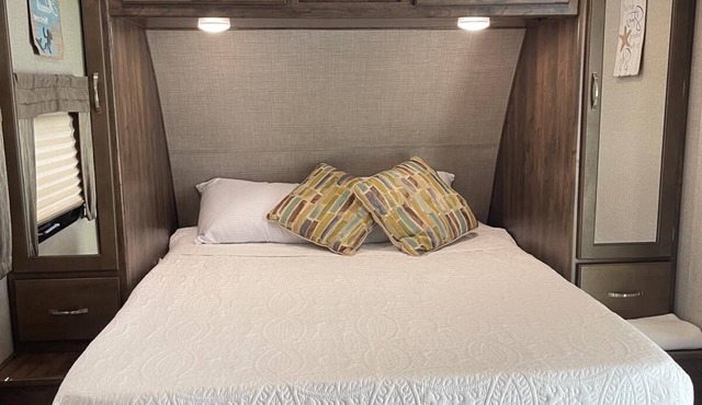 Cozy Caravan near Capitol/FSU/FAMU with AC and WiFi in Charming Tallahassee