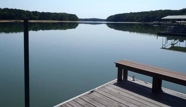 Cozy Cottage Comfort on Lake Hartwell Waterfront