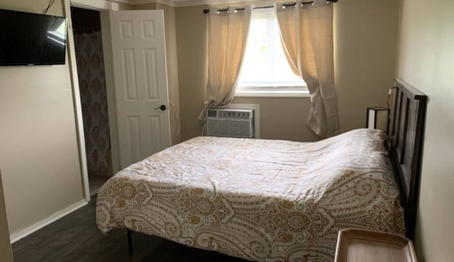 Cozy Country side Hotel room for single traveler