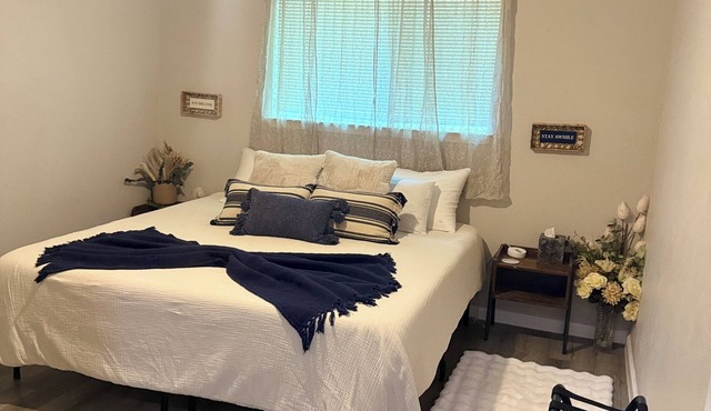 Cozy Duplex Near Nelson U Fenced Yard Sleeps 6