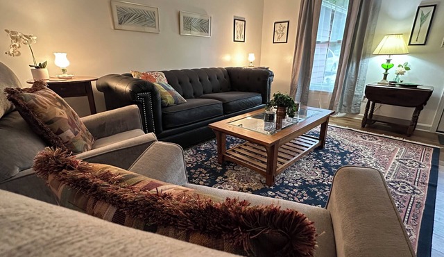 Cozy home in the heart of Cary ~ Fenced yard & garage