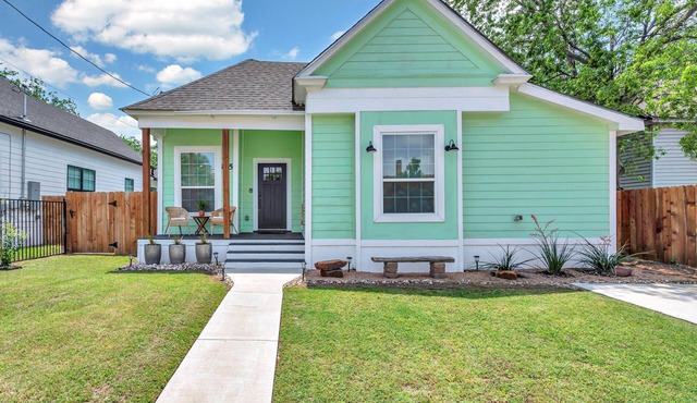 Cozy Mint Cottage - Magnolia/Baylor/Downtown Waco