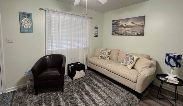 Cozy Modern Entire Apartment 1BR 1 BA Great Location