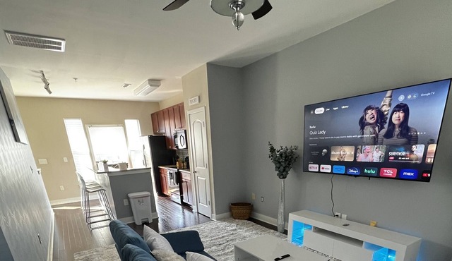 Cozy & Modern Uptown Charlotte Townhouse