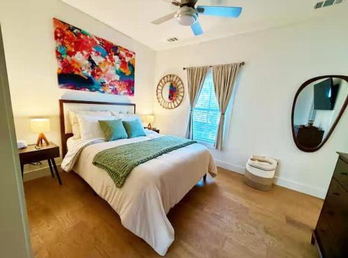 Cozy Savannah stay Historic District Walkable