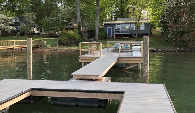 Cozy, Secluded Cottage With Great Views of Lake Norman - Right On The Water