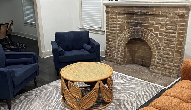 Cozy Villa near Fair Park, Deep Ellum, Downtown with AC