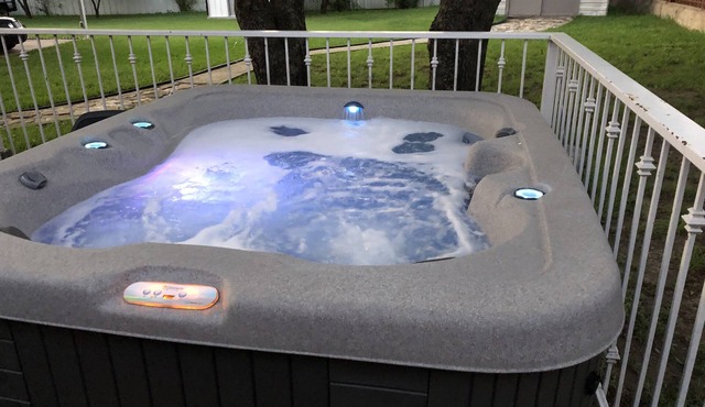 ⚽️ Dallas House on One Acre Fenced & Gated Property - Hot Tub! Pet and Events OK!