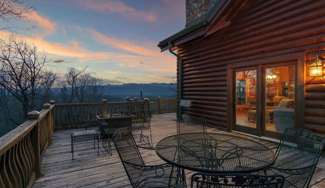 Days Like This | Pet Friendly, Charcoal Grill, Deck & Mountain Views! - 2 Bedroom, 2.5 Bathroom