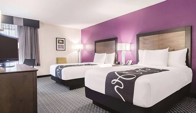 Deluxe Room with 2 Double Beds at La Quinta Inn: Free Breakfast & Pool