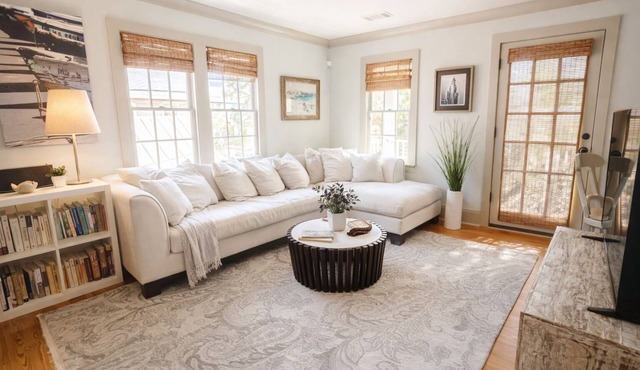 Designer 2BR Historic Condo Near Hampton Park Private Balconies