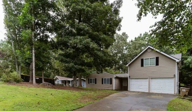 Desired premium location, minutes to everything!