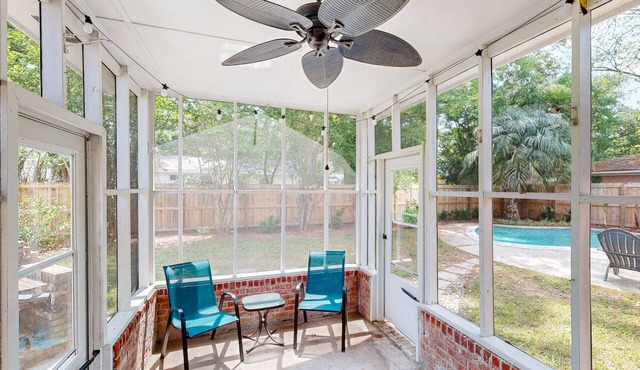 Dog-friendly home with private pool, enclosed yard, washer/dryer, & AC