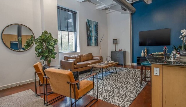 Downtown Fort Worth I Upscale Industrial Loft