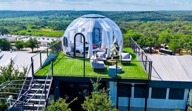 Dreamy Glass Dome Escape Under the Stars in Cottonwood Shores, Texas